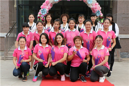 情系教師節，慰問暖人心 大風車薛秀香園長為一線老師送去節日祝