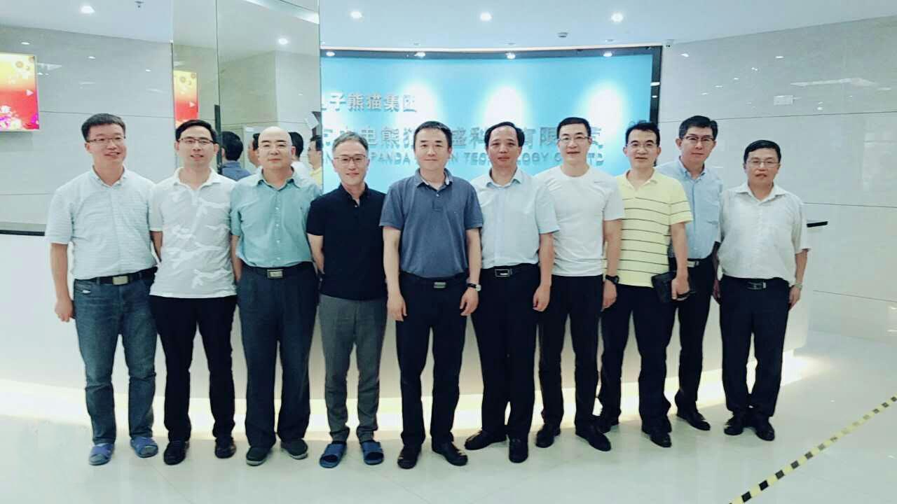 南京中電熊貓集團梁總一行蒞臨中電熊貓展盛參觀、指導工作！